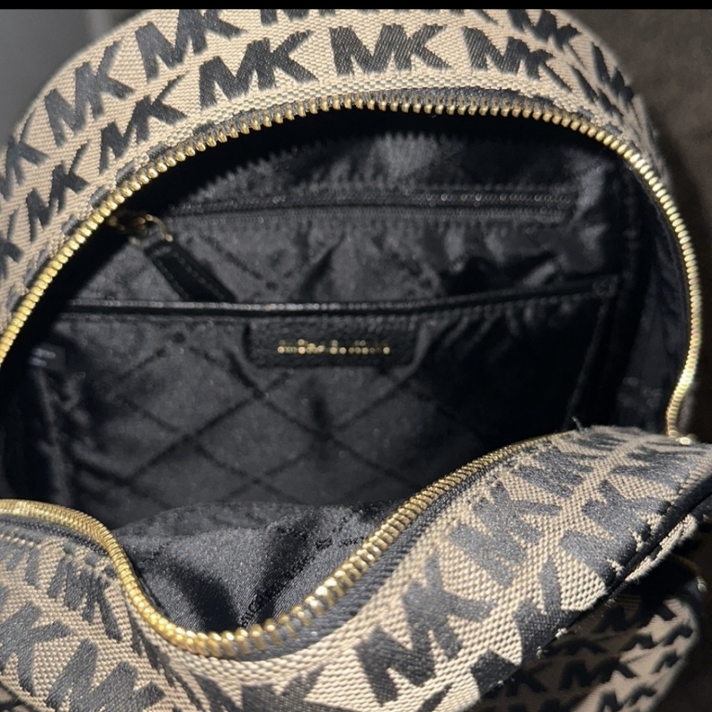 Michael kors medium Backpack - Picture 3 of 16